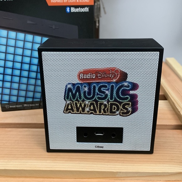 Divoom TimeBox-Mini Speaker - Picture 2 of 6